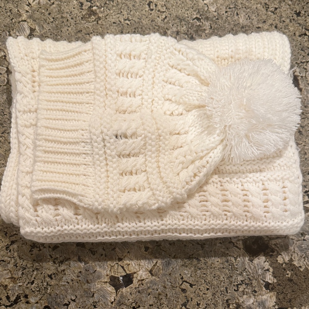 Studio Cream Knit Scarf and Hat Set - Picture 4 of 4